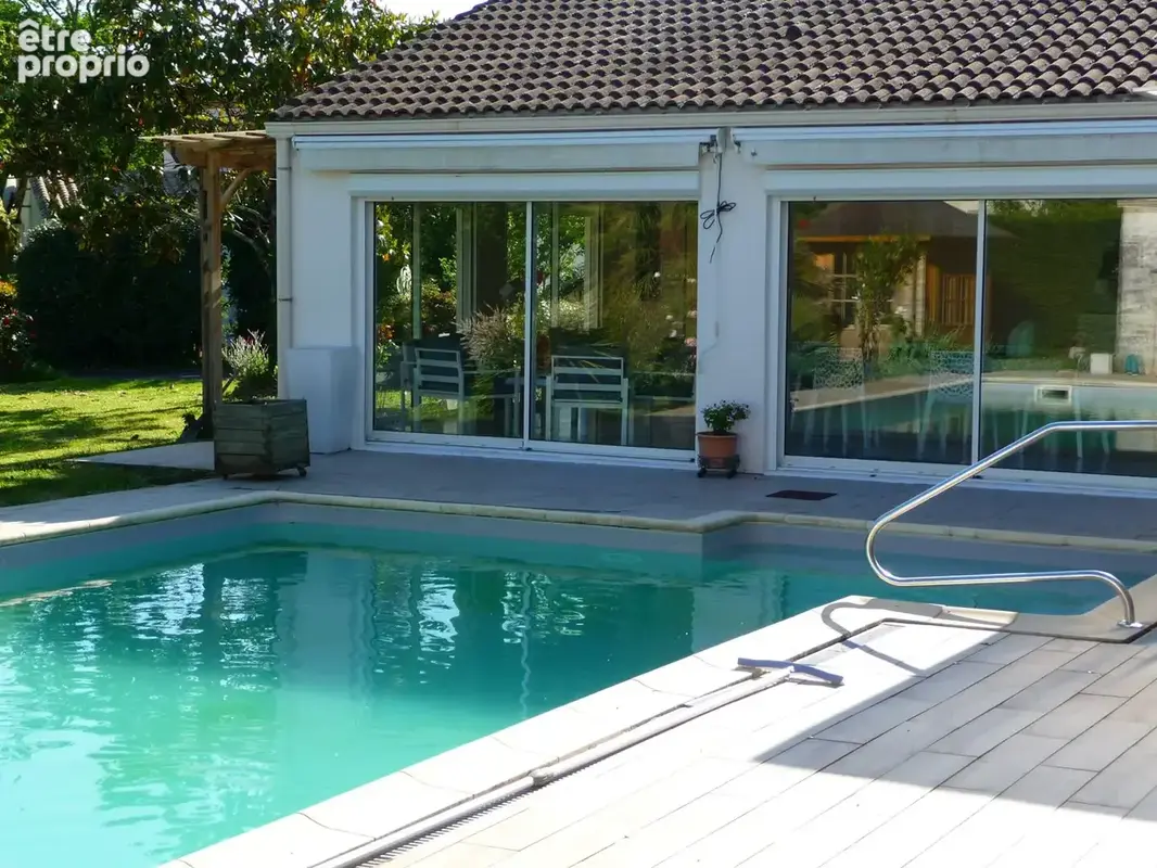 Maison 273 m² à Breuillet  - photo 6