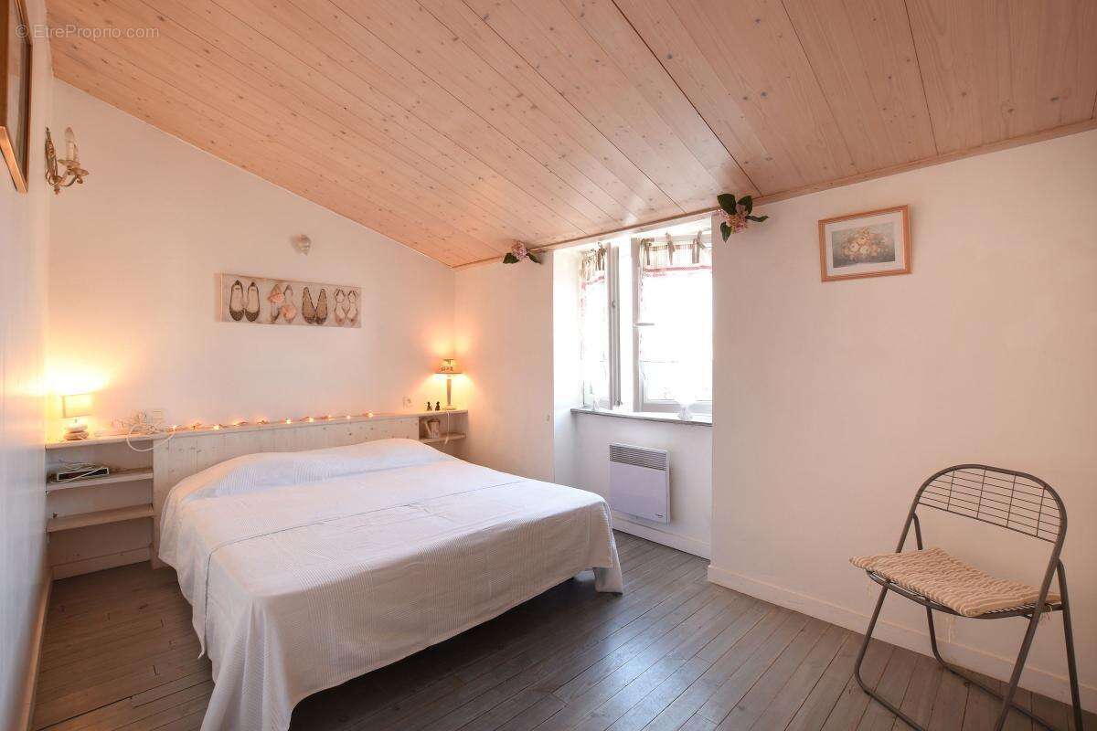 Maison à LES PORTES-EN-RE