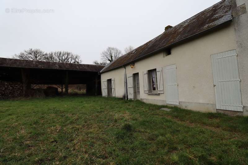 Maison à MAILHAC-SUR-BENAIZE