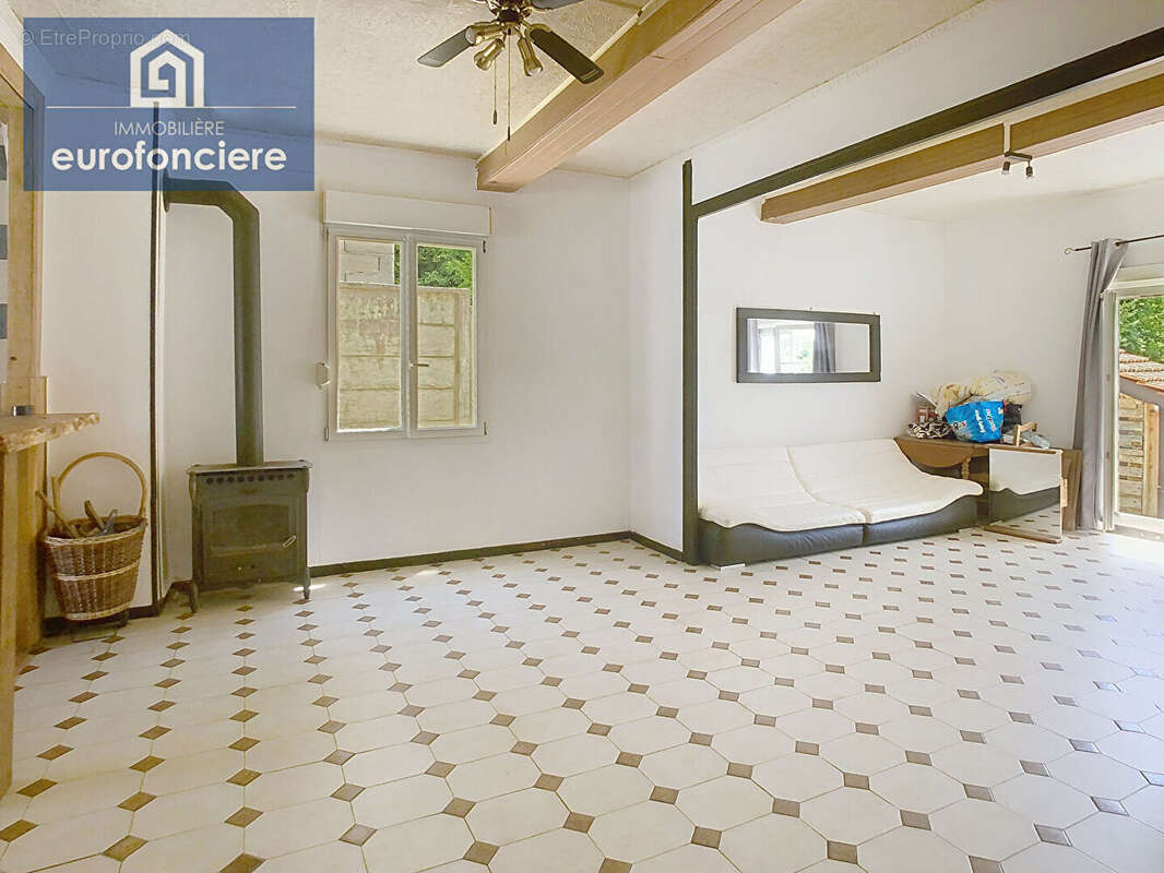 Maison à AIX-EN-OTHE