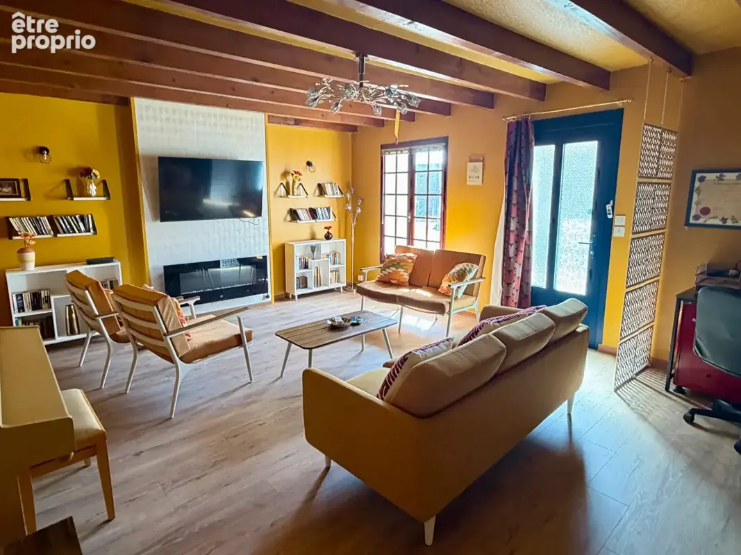 Maison ancienne dans un hameau moins de 2 minutes de Saint Denis du Pin avec commerces et école, 6km de Saint Jean d'Angély, gra - photo 3