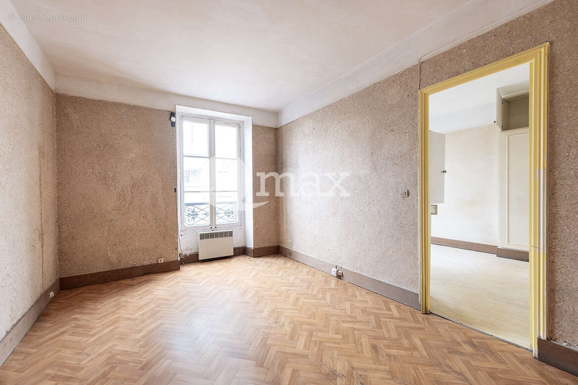 Appartement à LEVALLOIS-PERRET
