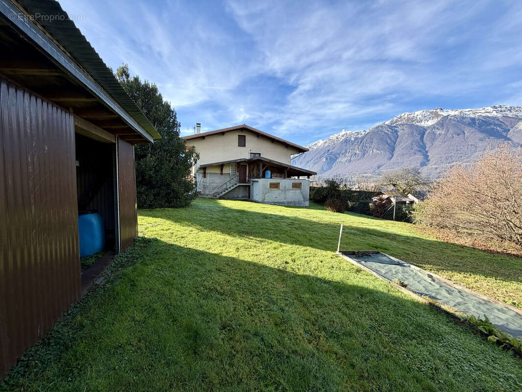 Maison à SAINTE-HELENE-SUR-ISERE