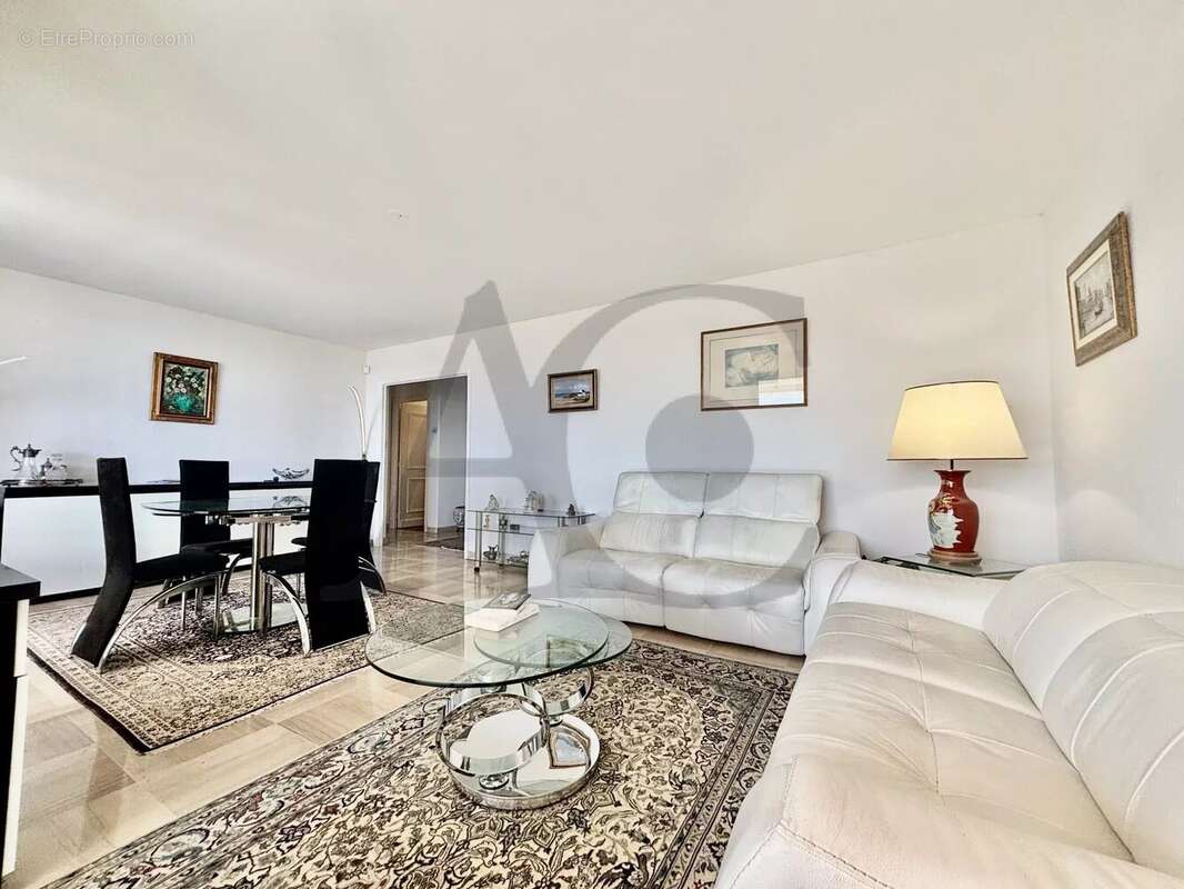 Appartement à VILLENEUVE-LOUBET