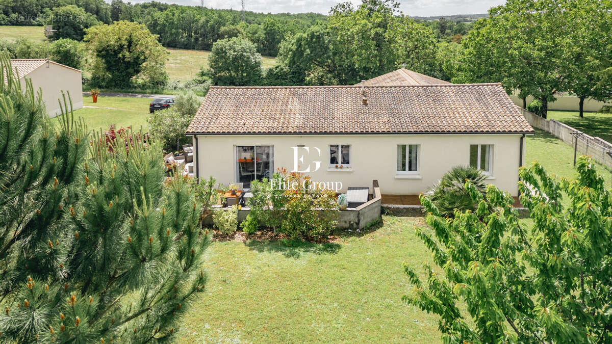 Maison à ASNIERES-SUR-NOUERE