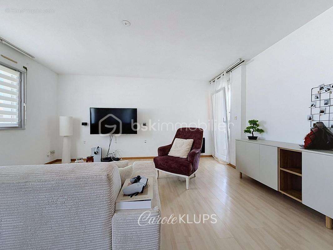 WITTENHEIM – Appartement 3 pièces de 75 m² avec ascenseur, cave et deux balcons - photo 12