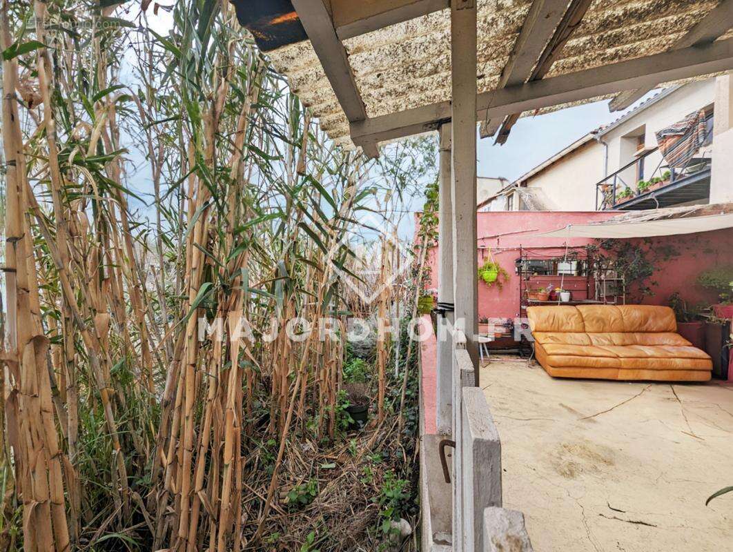 Appartement à MARSEILLE-4E