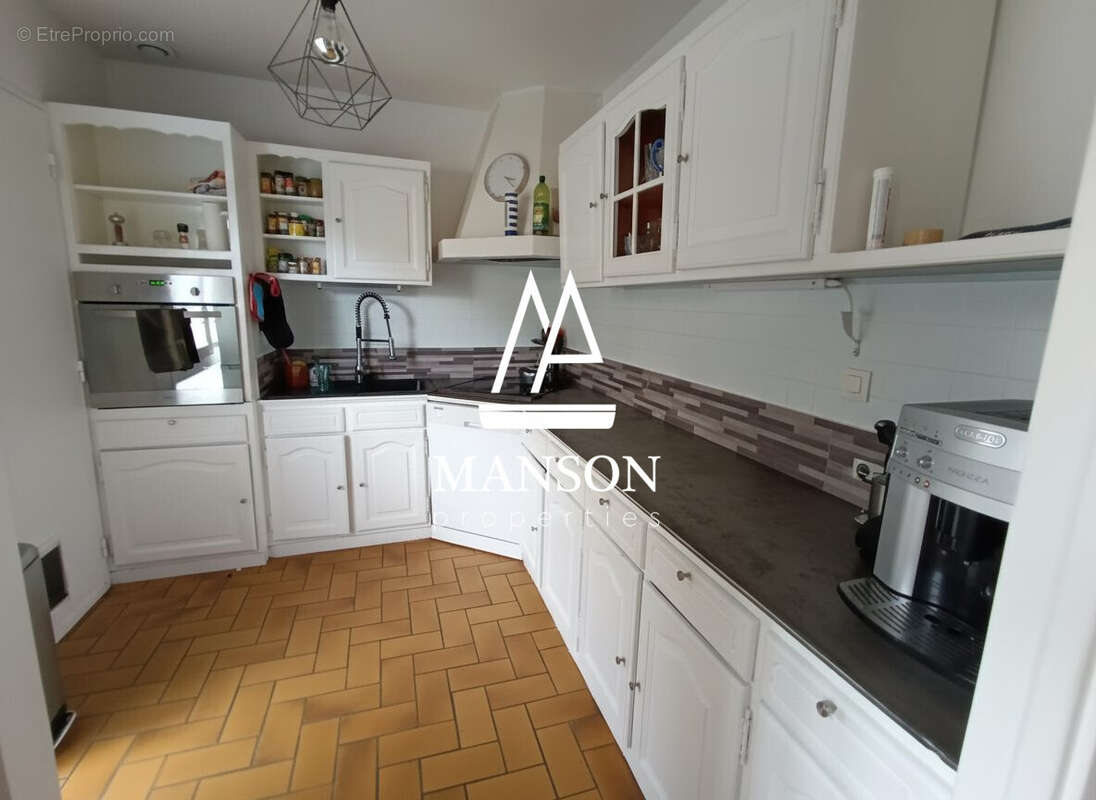 Maison à AMBARES-ET-LAGRAVE