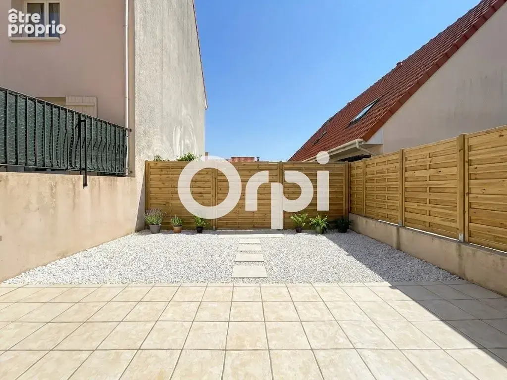 Boulogne sur Mer - À VENDRE Belle maison semi-mitoyenne de 80m2 avec terrasse et garage - photo 11