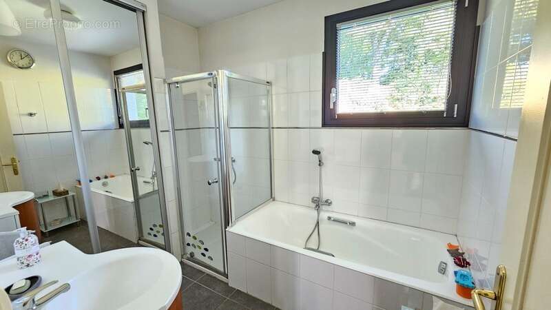 Maison à LE PALAIS-SUR-VIENNE