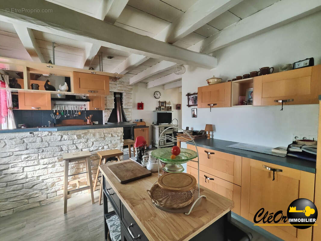 Maison 138 m² à Pierre-De-Bresse  - photo 2