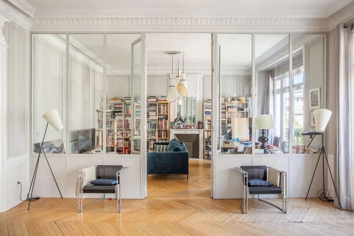 Appartement à PARIS-16E