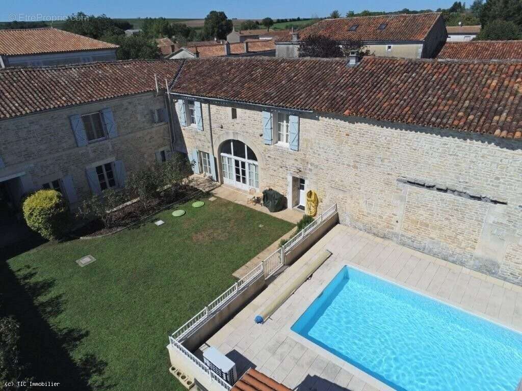 Vaste Maison de Village Avec Piscine Chauffée - photo 4