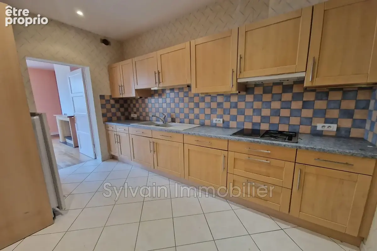 Maison 5 pièces 161 m² à vendre à Gournay-En-Bray (76220) - photo 2