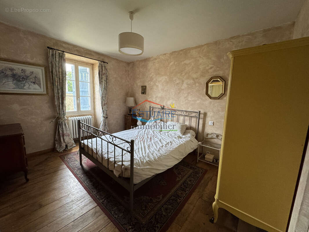 Maison 306 m² à Champ-Sur-Layon  - photo 6