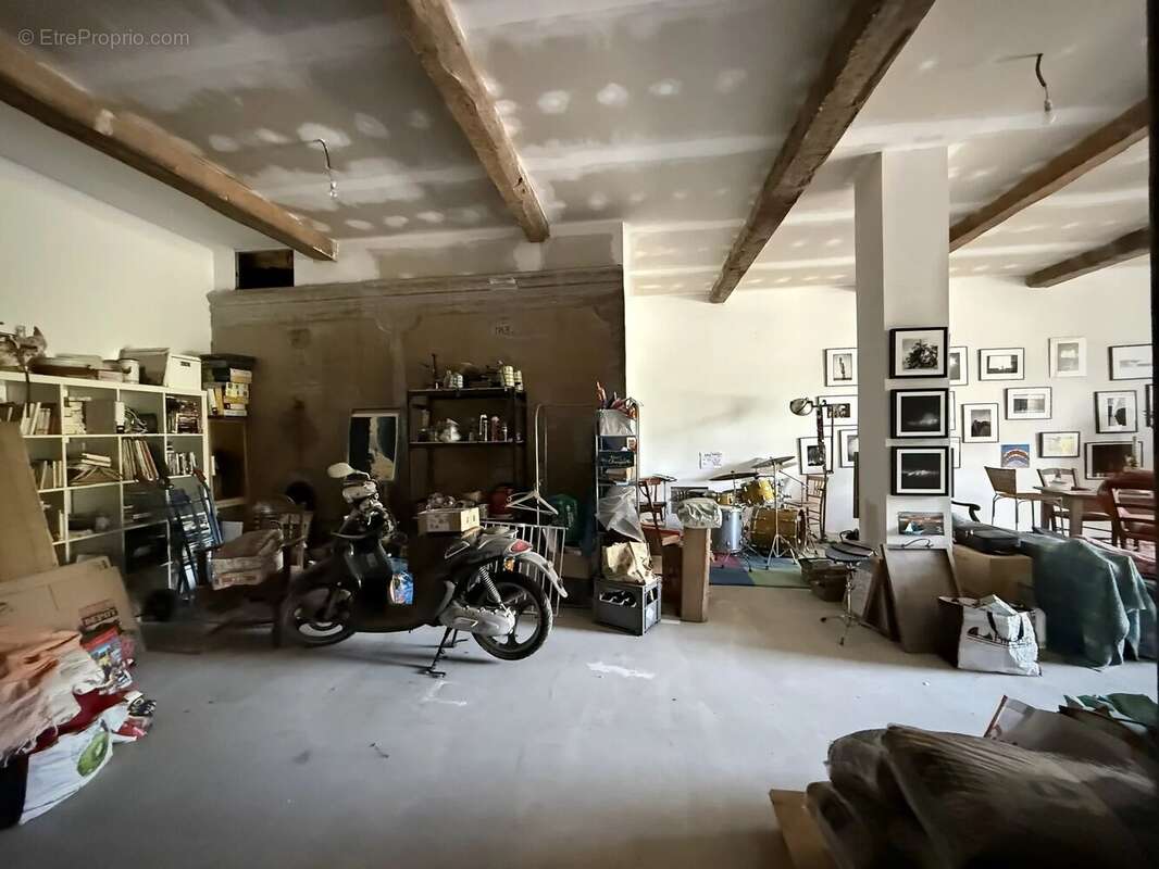 Maison à FEUILLA