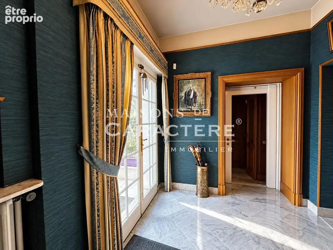 Ensemble immobilier de 380m2 : Maison Anglo Normande de 317m2 et Petite maison de gardien - photo 3