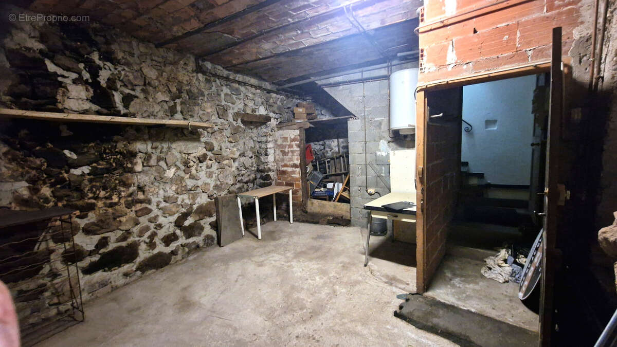 Maison à SAINT-NAZAIRE-LE-DESERT