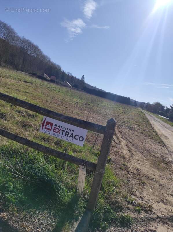 Terrain à MONTFORT-SUR-RISLE