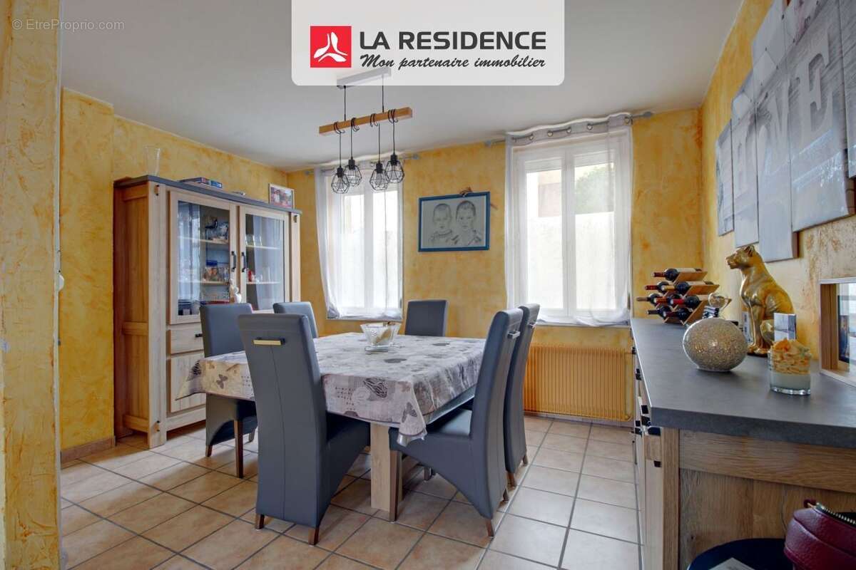 Maison à SAINT-ETIENNE-DU-ROUVRAY