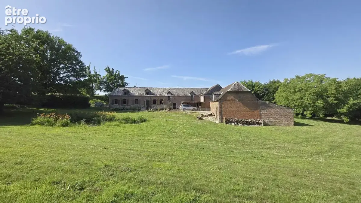 Propriété nichée dans la verdure avec 6000 m² de terrain située à Sommeron - photo 2