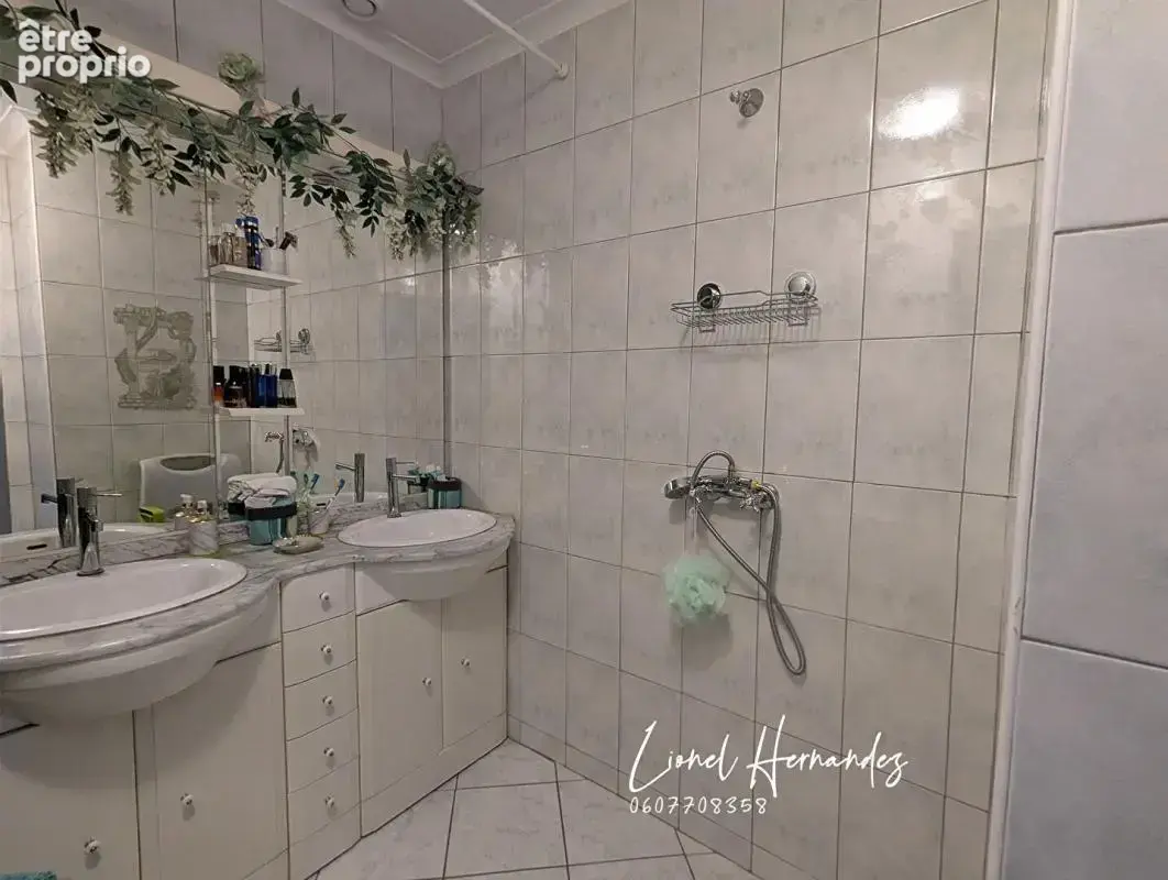 Maison individuelle de plain-pied avec piscine et terrain clos de 558m² - photo 11