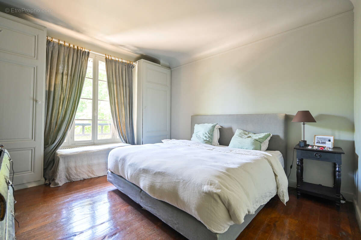 Maison à SAINT-MAUR-DES-FOSSES