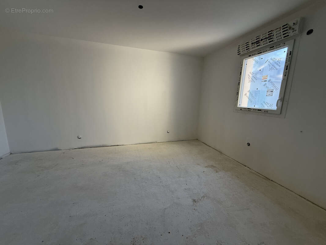 Maison à EYZIN-PINET