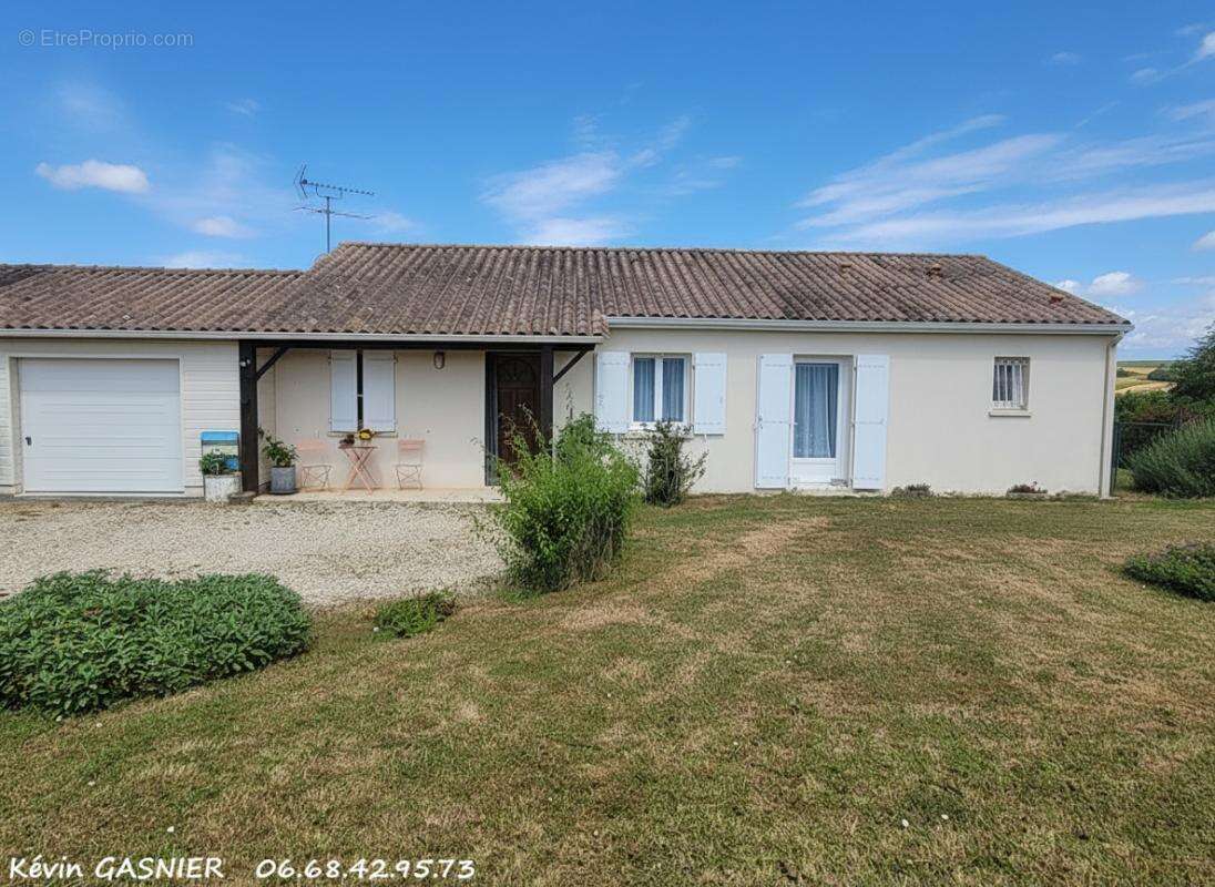 SAINT GENIS D'HIERSAC (16570) : Maison de plain pied 100m2 - photo 9