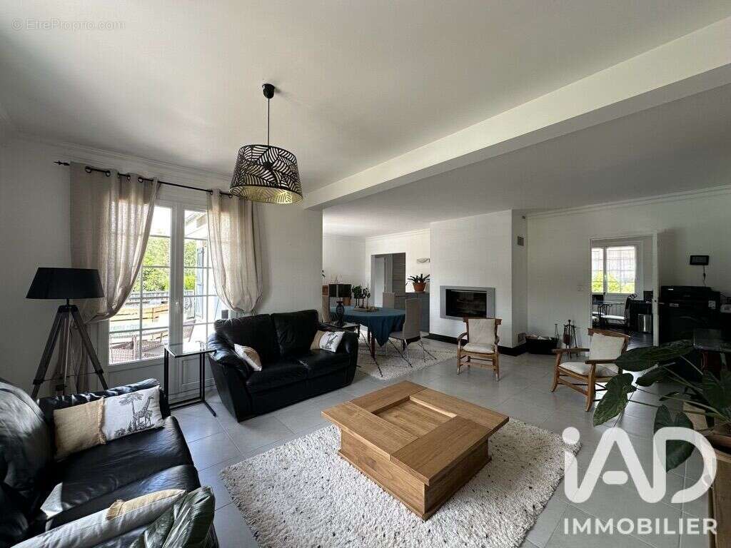 Maison 177 m² à Tour-En-Sologne  - photo 4