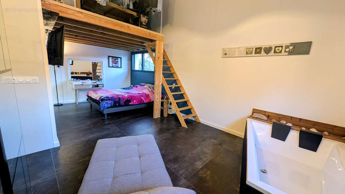 Maison à LAROQUE-DES-ALBERES