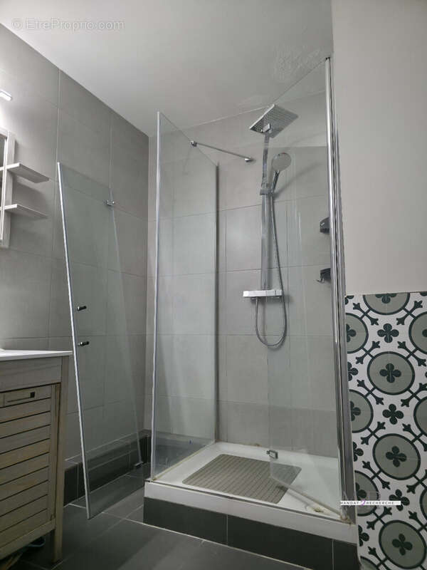 Appartement à CHARENTON-LE-PONT