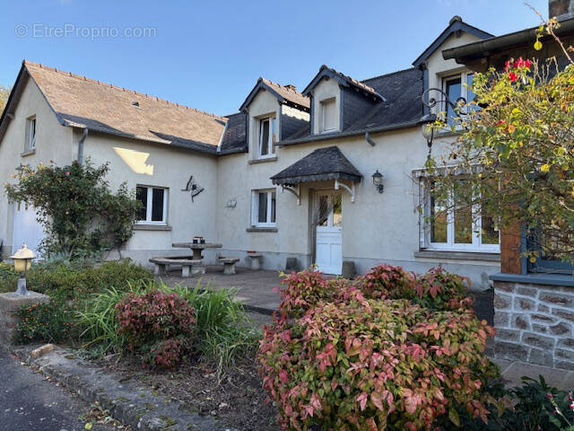 Maison à AMBRIERES-LES-VALLEES