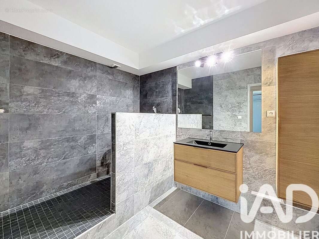 Photo 9 - Appartement à SAINT-DENIS