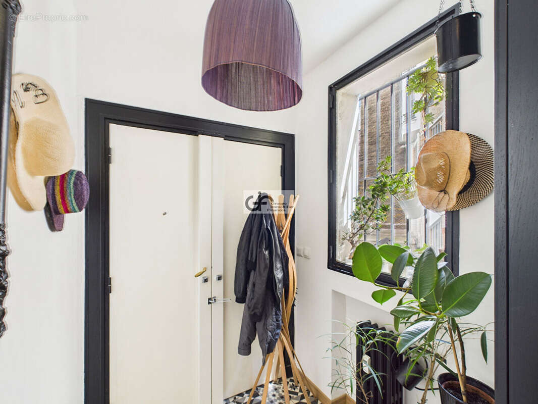 Appartement à PARIS-16E