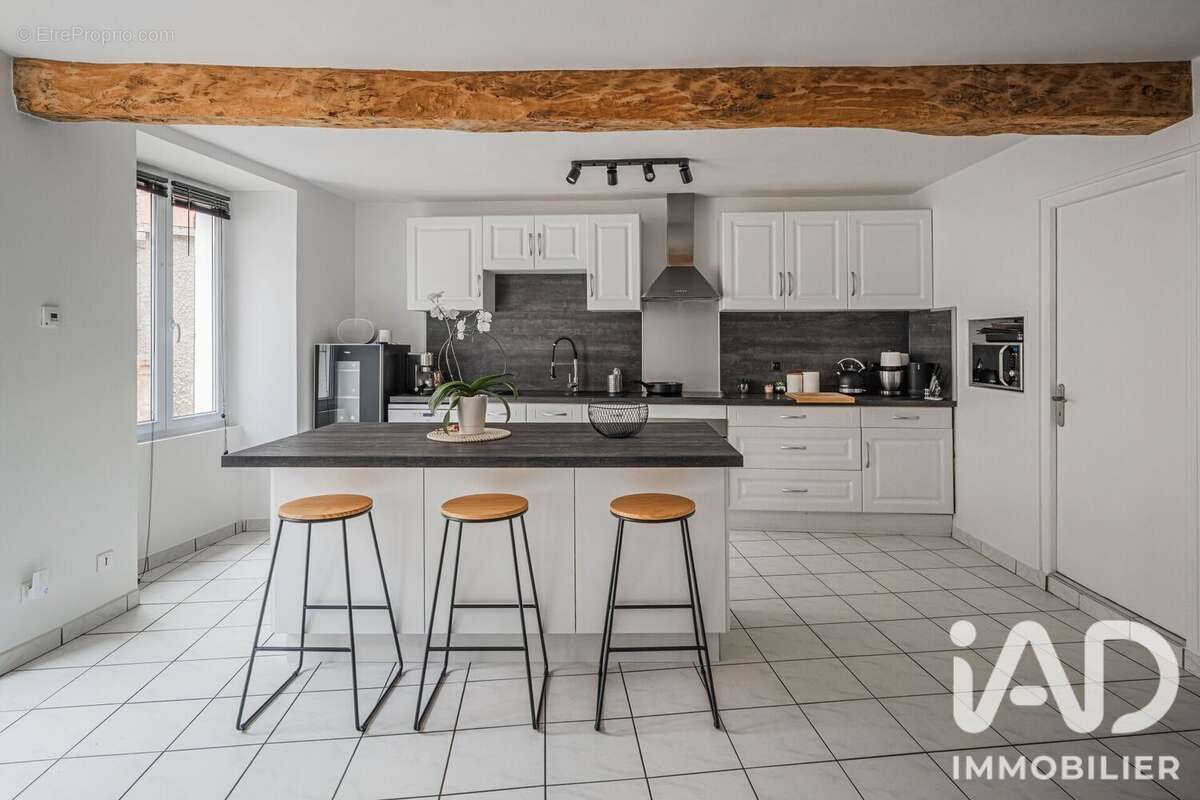Maison 161 m² à Le Gua  - photo 7
