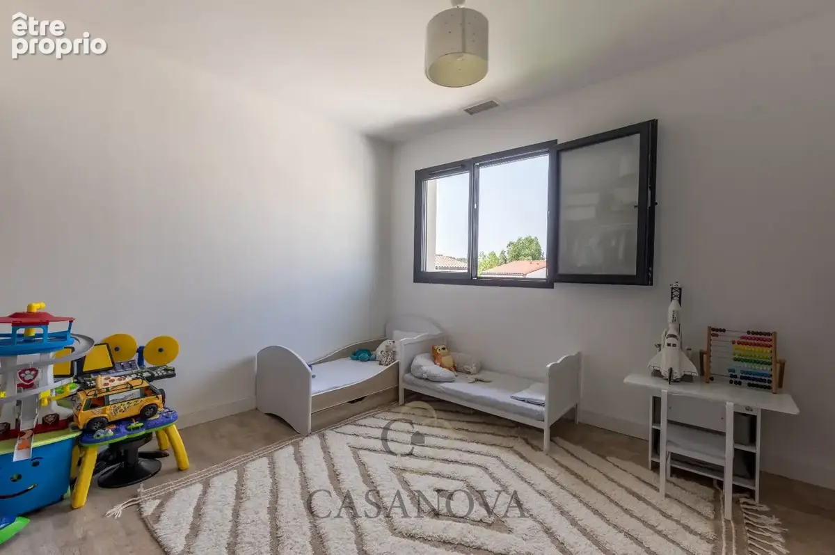 Montpellier Nord Villa contemporaine à Castelnau-le-Lez, 4 chambres, piscine, garage et bureau, proche tram - photo 14