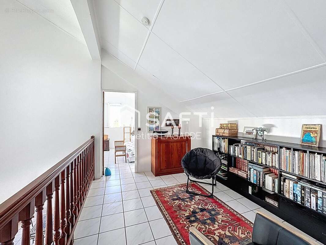 Maison 176 m² à Saint-Leu  - photo 7