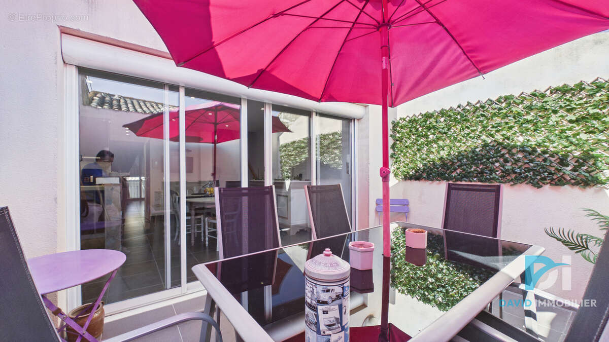 BASSAN, maison vigneronne avec double terrasse et garage. - photo 8