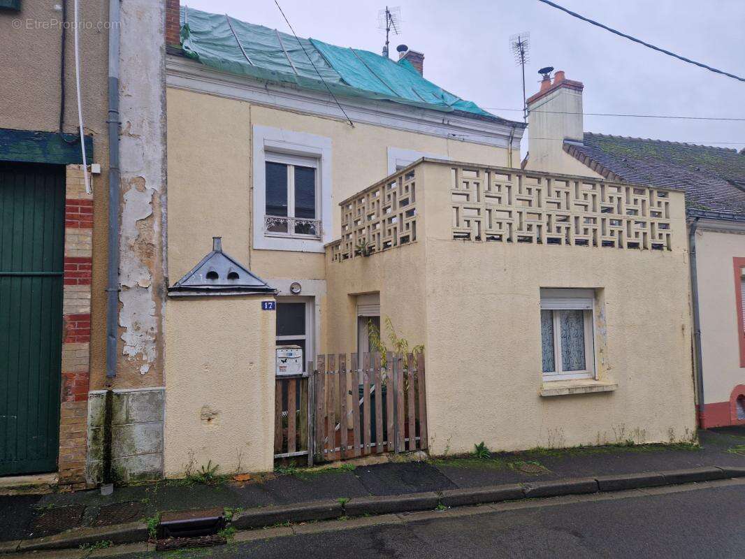 Maison à MONTFORT-LE-GESNOIS