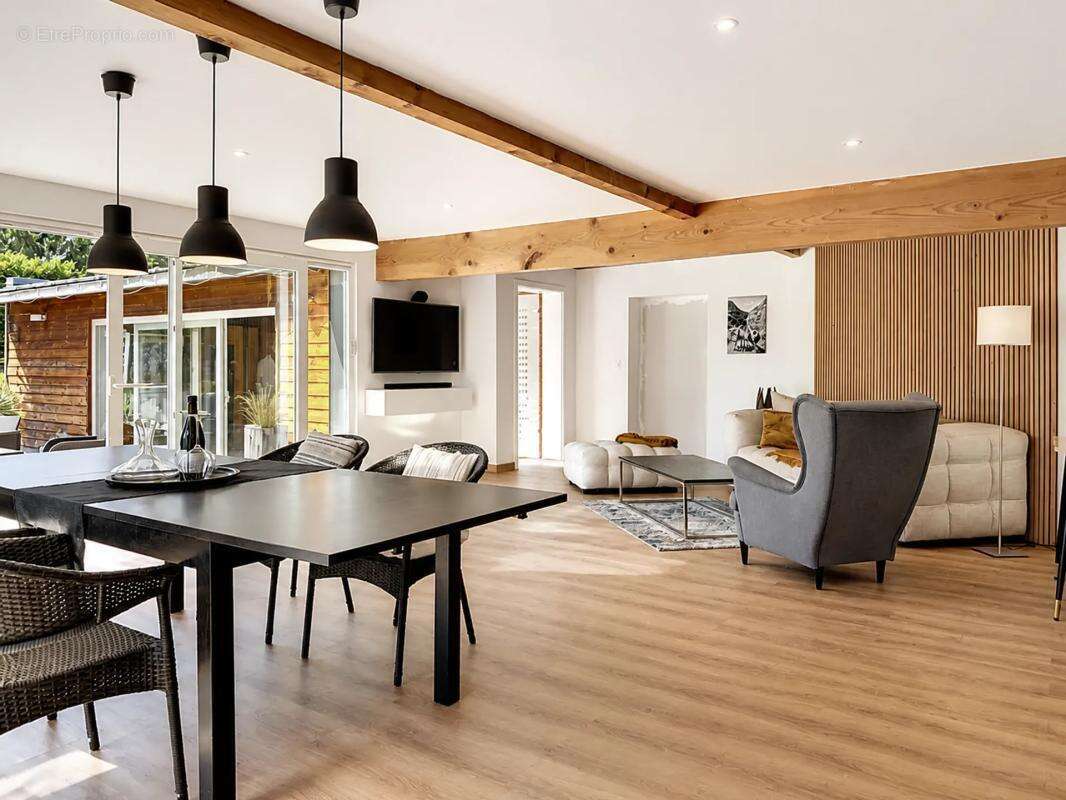Maison de 12 pièces de 315 m² à Hambach - photo 5