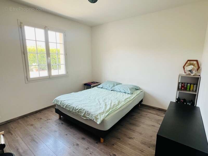 maison 2010 Plain pied - 4 chambres -garage et grand jardin - photo 12