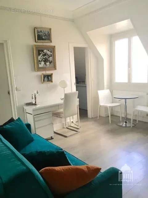 Appartement à PARIS-8E