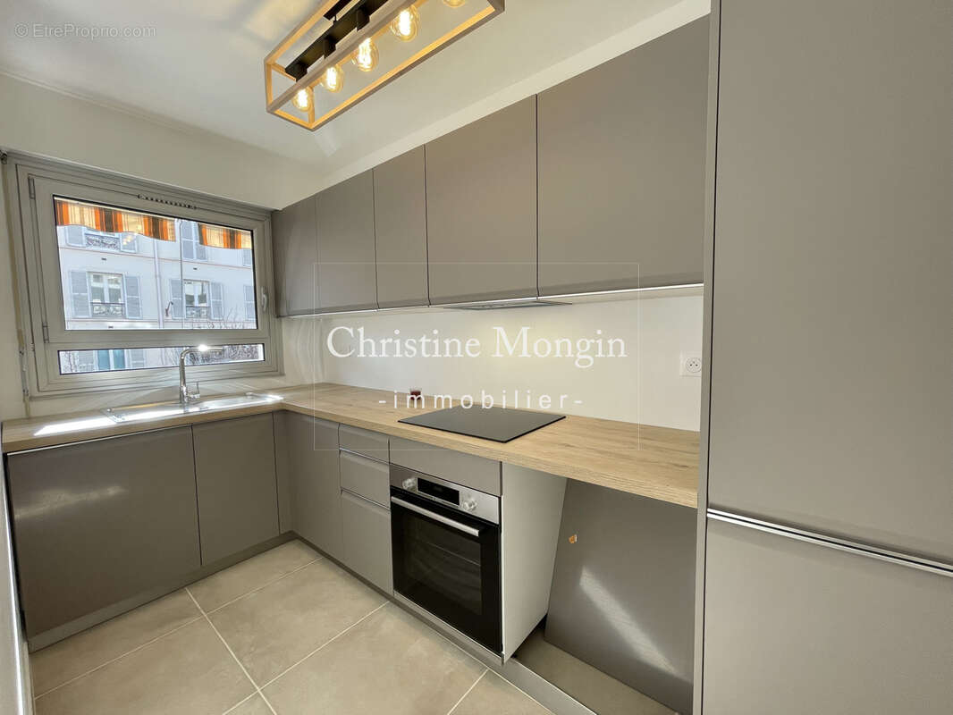 Appartement à NEUILLY-SUR-SEINE