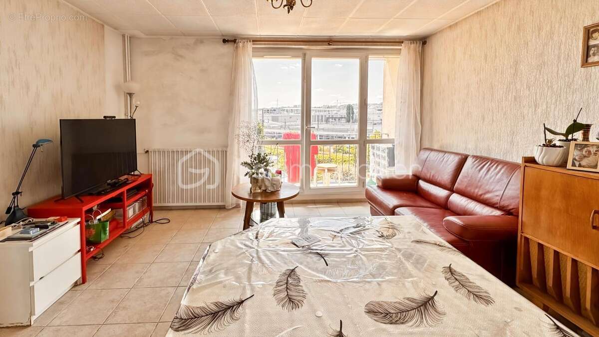 Appartement à ROSNY-SOUS-BOIS