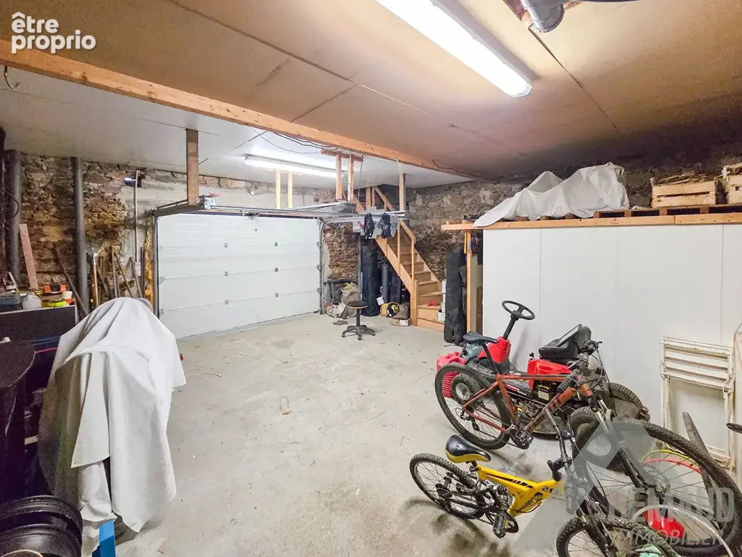 Grange Rénovée de 214 m² sur Terrain de 2973 m² - photo 15