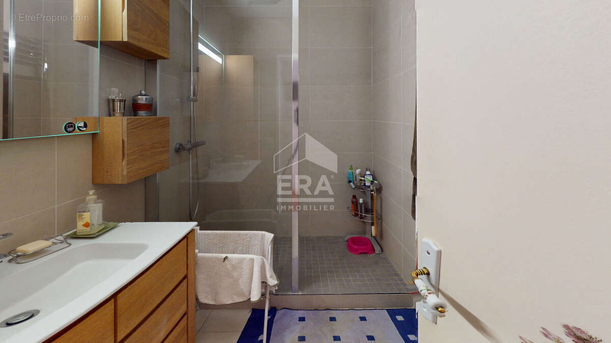 Appartement à PARIS-19E