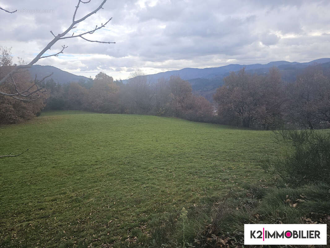 Terrain à SAINT-CIERGE-SOUS-LE-CHEYLARD