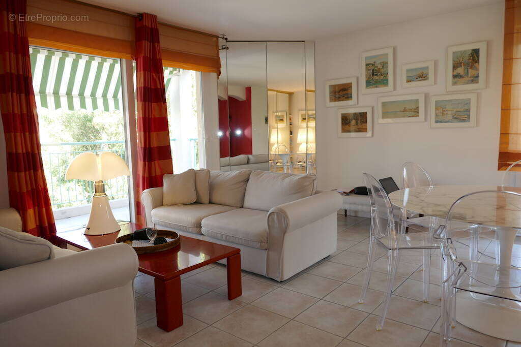  Vente en Nue-Propriété – Usufruit Viager Réservé sur F80ans - Appartement F2/3 de standing à Sanary-sur-Mer (83110) - photo 8