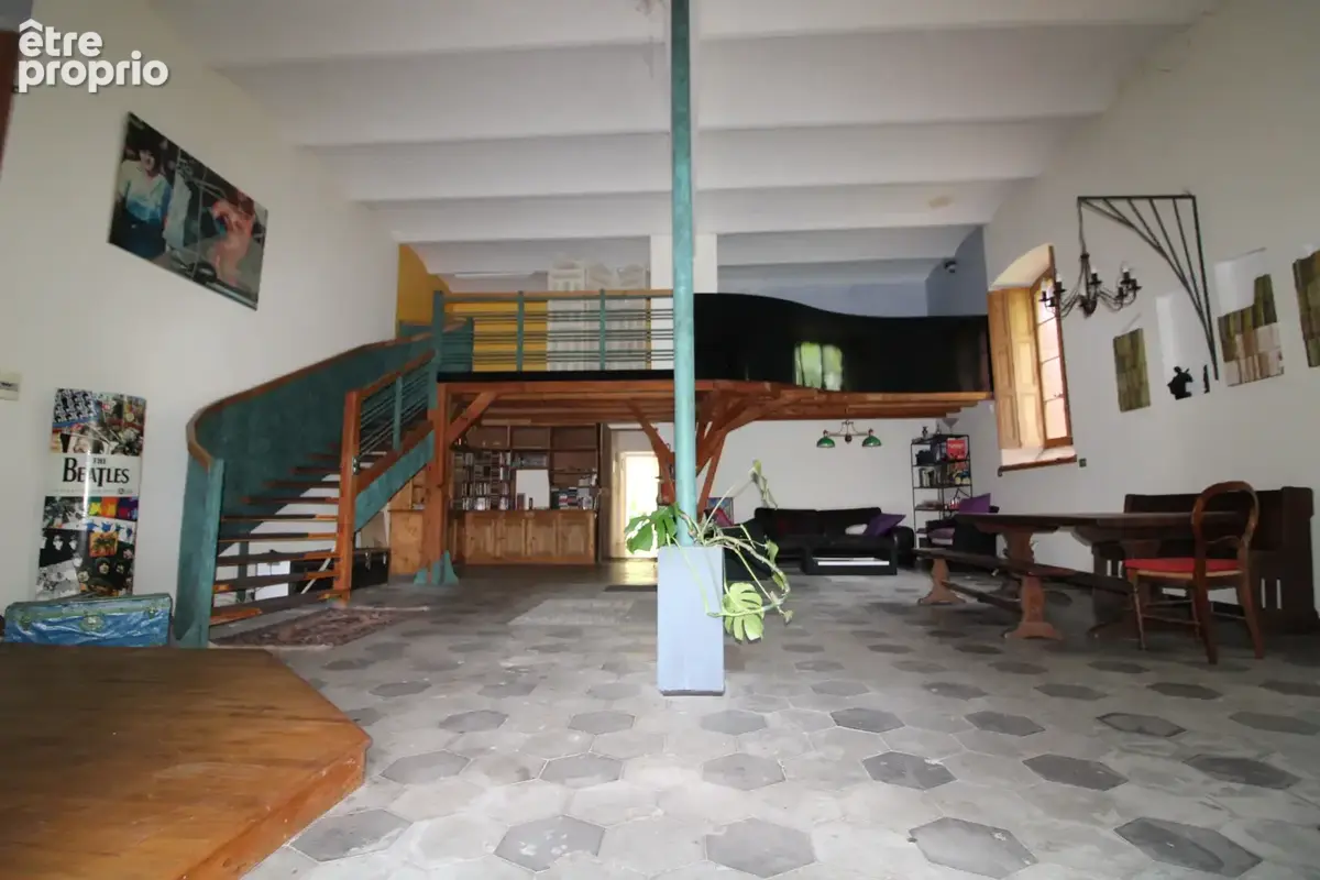 Maison de caractere d'un volume 333 m2  + dependance 86 m2. - photo 40